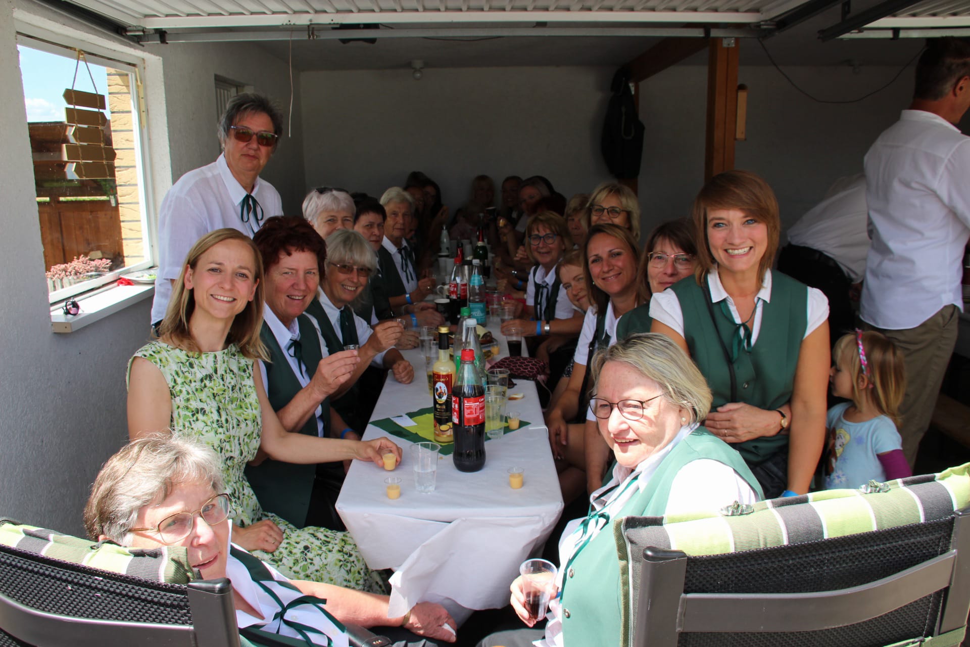 Frauen bei der Königin